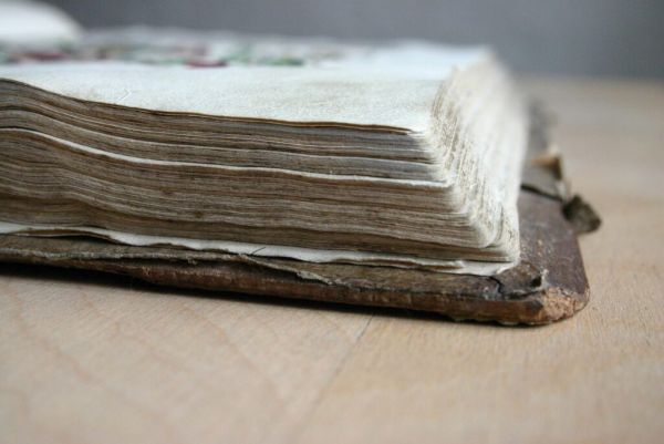 Eine alte Bibel
